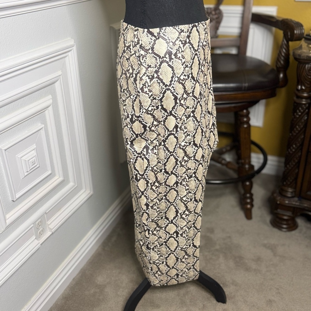 Ronny Kobo Collection Python 🐍 print Asymmetrical Skirt - Picture 3 of 10